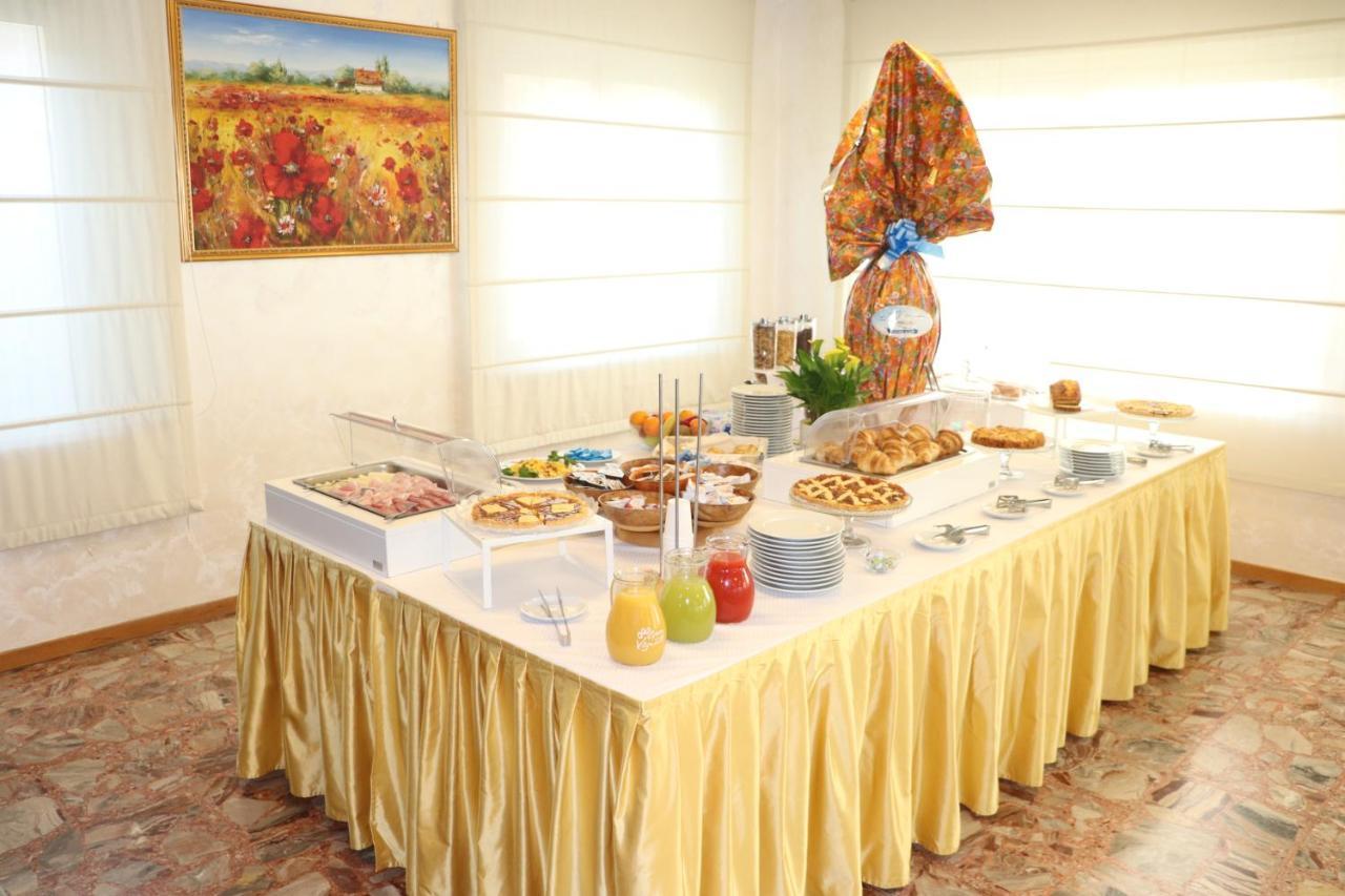 Hotel Morolli Rimini Ngoại thất bức ảnh