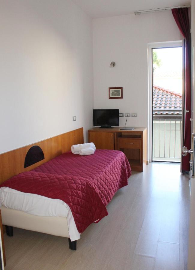 Hotel Morolli Rimini Ngoại thất bức ảnh